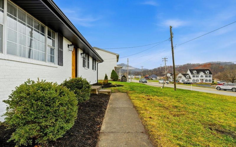 1520 Johnson Avenue, Bridgeport, West Virginia 26330, 3 Bedrooms Bedrooms, 6 Rooms Rooms,1 BathroomBathrooms,Single Family Detached,For Sale,Johnson,10162581