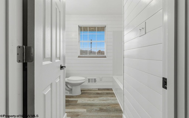 1520 Johnson Avenue, Bridgeport, West Virginia 26330, 3 Bedrooms Bedrooms, 6 Rooms Rooms,1 BathroomBathrooms,Single Family Detached,For Sale,Johnson,10162581