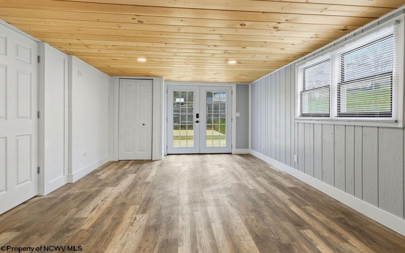 1520 Johnson Avenue, Bridgeport, West Virginia 26330, 3 Bedrooms Bedrooms, 6 Rooms Rooms,1 BathroomBathrooms,Single Family Detached,For Sale,Johnson,10162581