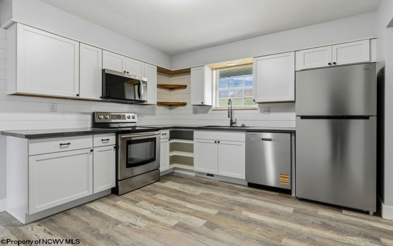 1520 Johnson Avenue, Bridgeport, West Virginia 26330, 3 Bedrooms Bedrooms, 6 Rooms Rooms,1 BathroomBathrooms,Single Family Detached,For Sale,Johnson,10162581