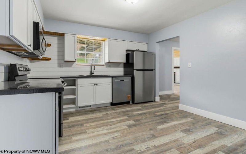 1520 Johnson Avenue, Bridgeport, West Virginia 26330, 3 Bedrooms Bedrooms, 6 Rooms Rooms,1 BathroomBathrooms,Single Family Detached,For Sale,Johnson,10162581