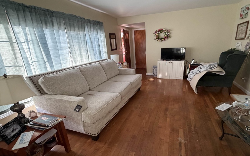 1145 Avalon Road, Fairmont, West Virginia 26554, 2 Bedrooms Bedrooms, 6 Rooms Rooms,1 BathroomBathrooms,Single Family Detached,For Sale,Avalon,10162592