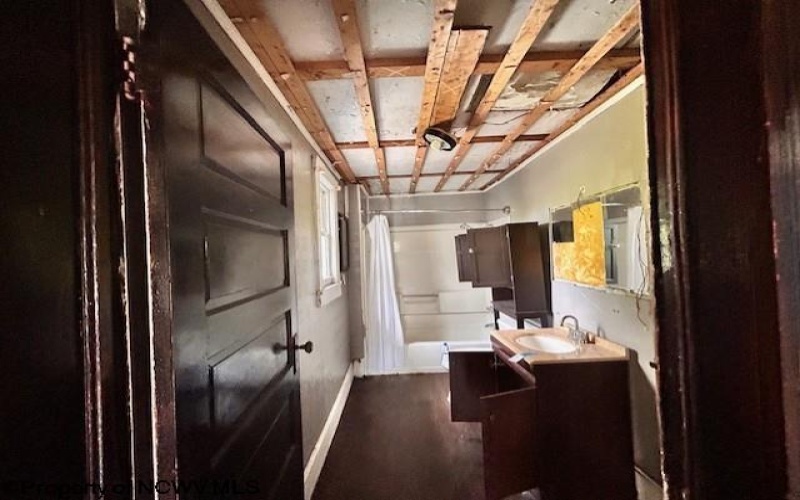 210 Excelsior Street, Newburg, West Virginia 26410, 3 Bedrooms Bedrooms, 7 Rooms Rooms,1 BathroomBathrooms,Single Family Detached,For Sale,Excelsior,10160991