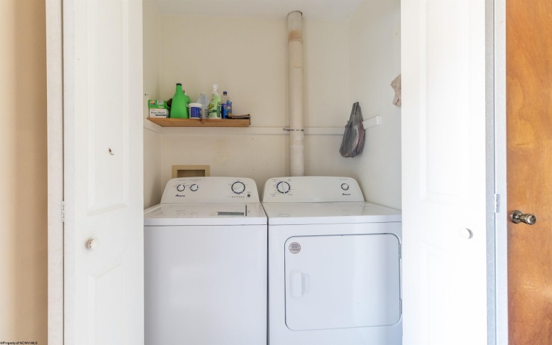 101-109 Shawn Avenue, Nutter Fort, West Virginia 26301, ,Multi-unit/income,For Sale,Shawn,10162595