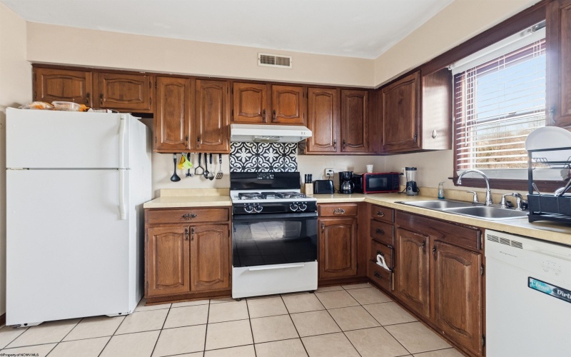 101-109 Shawn Avenue, Nutter Fort, West Virginia 26301, ,Multi-unit/income,For Sale,Shawn,10162595