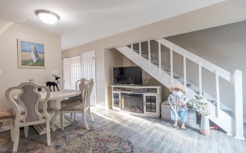 101-109 Shawn Avenue, Nutter Fort, West Virginia 26301, ,Multi-unit/income,For Sale,Shawn,10162595