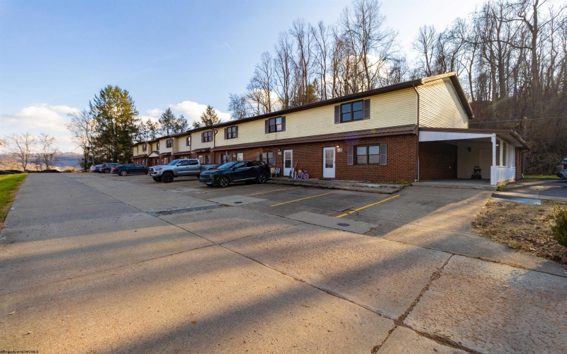 101-109 Shawn Avenue, Nutter Fort, West Virginia 26301, ,Multi-unit/income,For Sale,Shawn,10162595