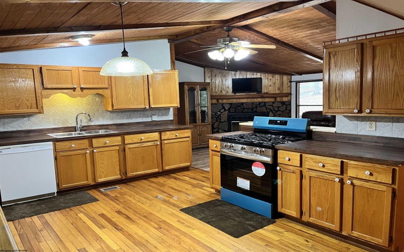 9179 Alexander Road, French Creek, West Virginia 26218, 3 Bedrooms Bedrooms, 6 Rooms Rooms,2 BathroomsBathrooms,Single Family Detached,For Sale,Alexander,10162607