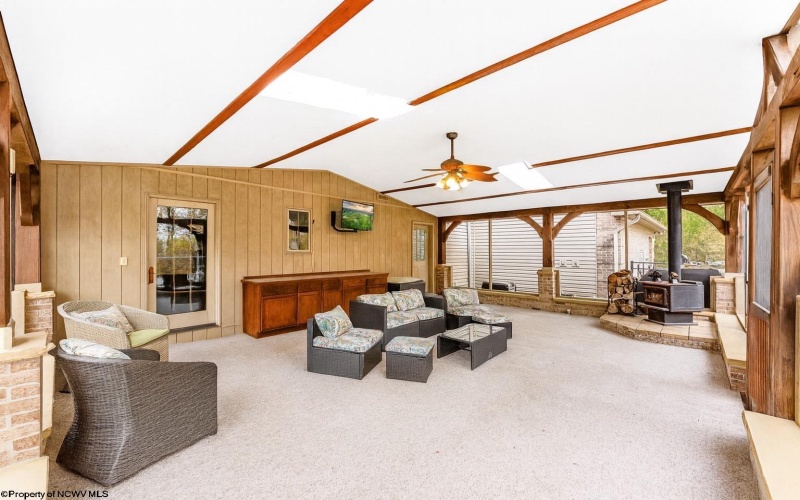 36 Hills Drive, Fairmont, West Virginia 26554, 5 Bedrooms Bedrooms, 15 Rooms Rooms,4 BathroomsBathrooms,Single Family Detached,For Sale,Hills,10162606