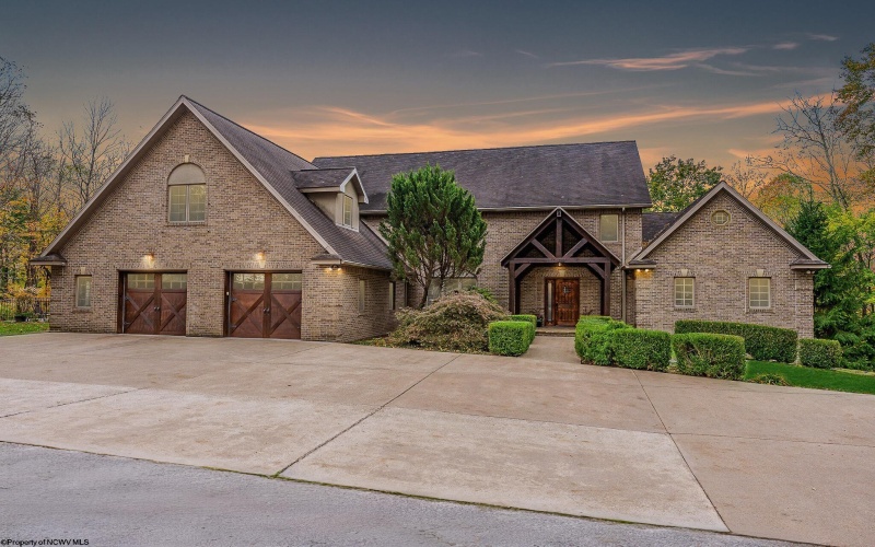 36 Hills Drive, Fairmont, West Virginia 26554, 5 Bedrooms Bedrooms, 15 Rooms Rooms,4 BathroomsBathrooms,Single Family Detached,For Sale,Hills,10162606