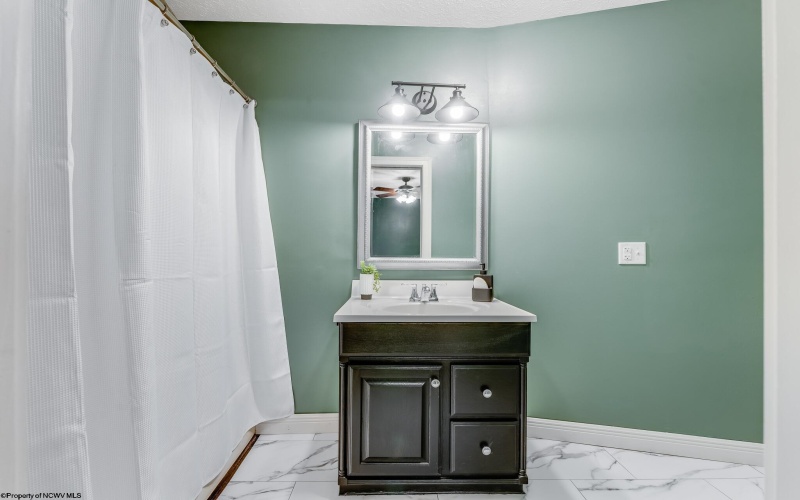 36 Hills Drive, Fairmont, West Virginia 26554, 5 Bedrooms Bedrooms, 15 Rooms Rooms,4 BathroomsBathrooms,Single Family Detached,For Sale,Hills,10162606