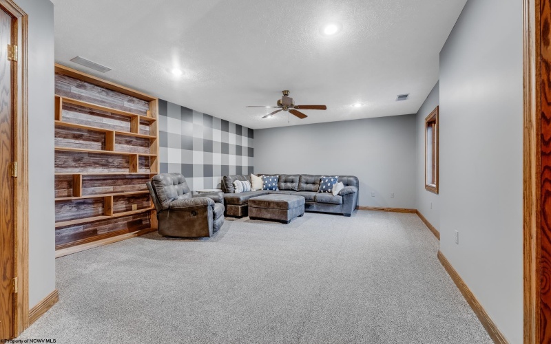 36 Hills Drive, Fairmont, West Virginia 26554, 5 Bedrooms Bedrooms, 15 Rooms Rooms,4 BathroomsBathrooms,Single Family Detached,For Sale,Hills,10162606