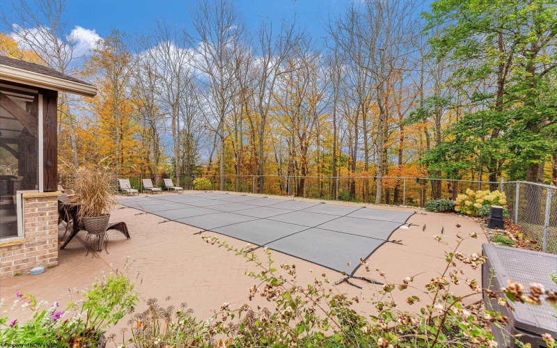 36 Hills Drive, Fairmont, West Virginia 26554, 5 Bedrooms Bedrooms, 15 Rooms Rooms,4 BathroomsBathrooms,Single Family Detached,For Sale,Hills,10162606