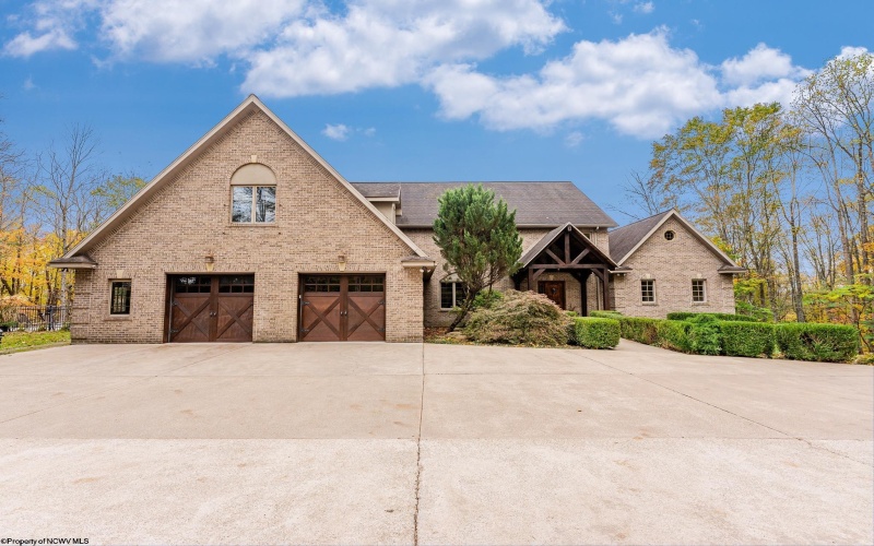 36 Hills Drive, Fairmont, West Virginia 26554, 5 Bedrooms Bedrooms, 15 Rooms Rooms,4 BathroomsBathrooms,Single Family Detached,For Sale,Hills,10162606