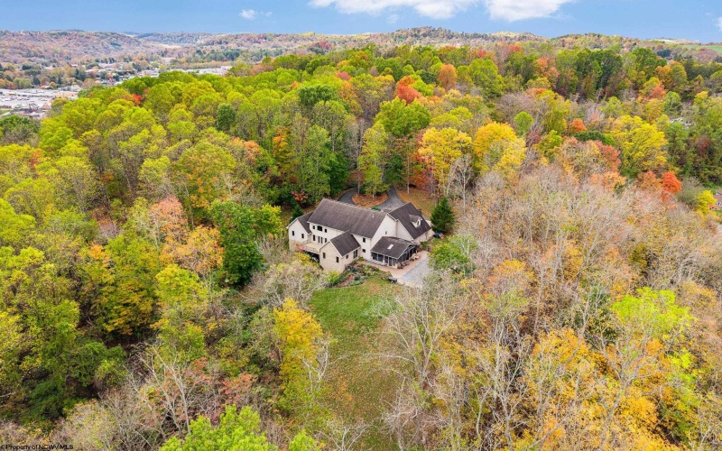 36 Hills Drive, Fairmont, West Virginia 26554, 5 Bedrooms Bedrooms, 15 Rooms Rooms,4 BathroomsBathrooms,Single Family Detached,For Sale,Hills,10162606