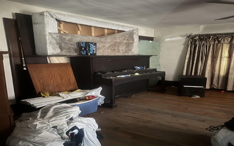 112 Lost Lane, Camden on Gauley, West Virginia 26208, 4 Bedrooms Bedrooms, 9 Rooms Rooms,1 BathroomBathrooms,Single Family Detached,For Sale,Lost,10162598