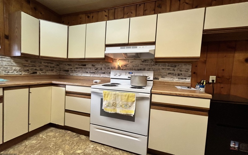 201 Third Street, Parsons, West Virginia 26287, 3 Bedrooms Bedrooms, 9 Rooms Rooms,1 BathroomBathrooms,Single Family Detached,For Sale,Third,10162608