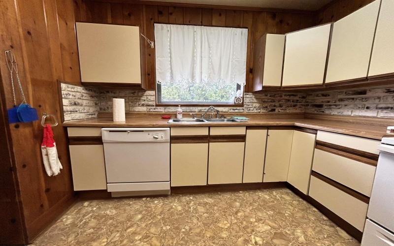 201 Third Street, Parsons, West Virginia 26287, 3 Bedrooms Bedrooms, 9 Rooms Rooms,1 BathroomBathrooms,Single Family Detached,For Sale,Third,10162608