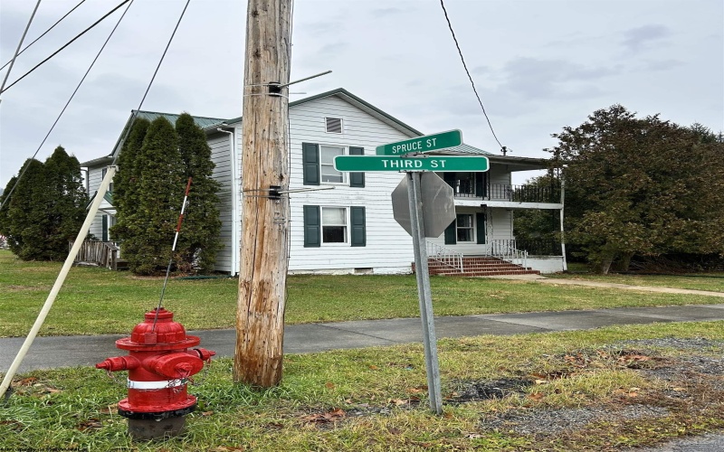 201 Third Street, Parsons, West Virginia 26287, 3 Bedrooms Bedrooms, 9 Rooms Rooms,1 BathroomBathrooms,Single Family Detached,For Sale,Third,10162608