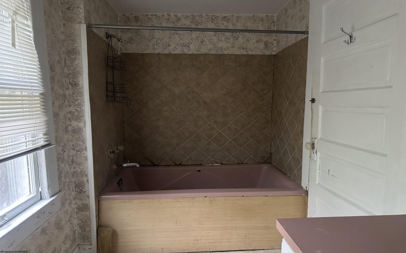 607 Palatine Avenue, Fairmont, West Virginia 26554, 2 Bedrooms Bedrooms, 4 Rooms Rooms,1 BathroomBathrooms,Single Family Detached,For Sale,Palatine,10162609