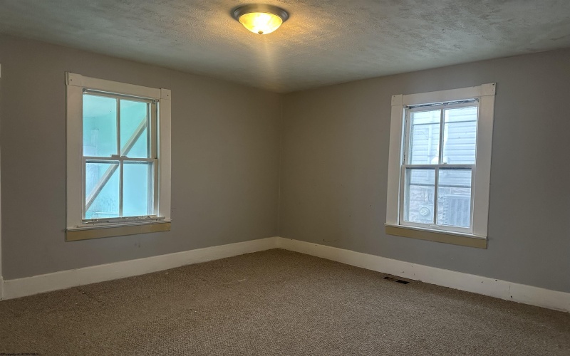 607 Palatine Avenue, Fairmont, West Virginia 26554, 2 Bedrooms Bedrooms, 4 Rooms Rooms,1 BathroomBathrooms,Single Family Detached,For Sale,Palatine,10162609