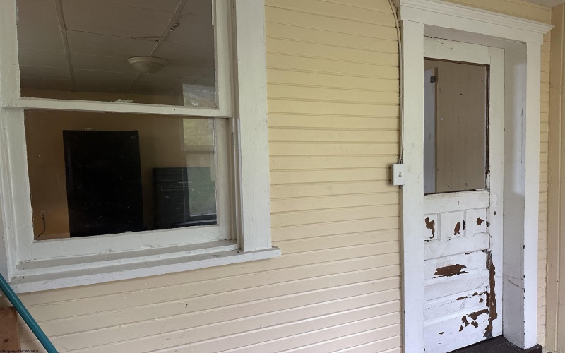 607 Palatine Avenue, Fairmont, West Virginia 26554, 2 Bedrooms Bedrooms, 4 Rooms Rooms,1 BathroomBathrooms,Single Family Detached,For Sale,Palatine,10162609