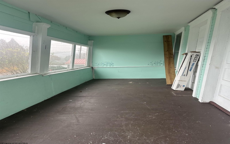 607 Palatine Avenue, Fairmont, West Virginia 26554, 2 Bedrooms Bedrooms, 4 Rooms Rooms,1 BathroomBathrooms,Single Family Detached,For Sale,Palatine,10162609