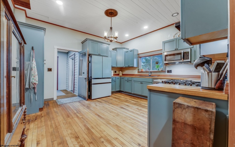 386 Kent Avenue, Davis, West Virginia 26260, 5 Bedrooms Bedrooms, 11 Rooms Rooms,2 BathroomsBathrooms,Single Family Detached,For Sale,Kent,10162610 386 Kent Avenue, Davis, West Virginia 26260, 5 Bedrooms Bedrooms, 11 Rooms Rooms,2 BathroomsBathrooms,Single Family Detached,For Sale,Kent,10162610