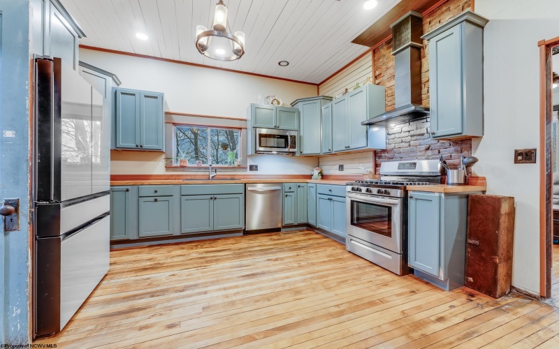 386 Kent Avenue, Davis, West Virginia 26260, 5 Bedrooms Bedrooms, 11 Rooms Rooms,2 BathroomsBathrooms,Single Family Detached,For Sale,Kent,10162610 386 Kent Avenue, Davis, West Virginia 26260, 5 Bedrooms Bedrooms, 11 Rooms Rooms,2 BathroomsBathrooms,Single Family Detached,For Sale,Kent,10162610