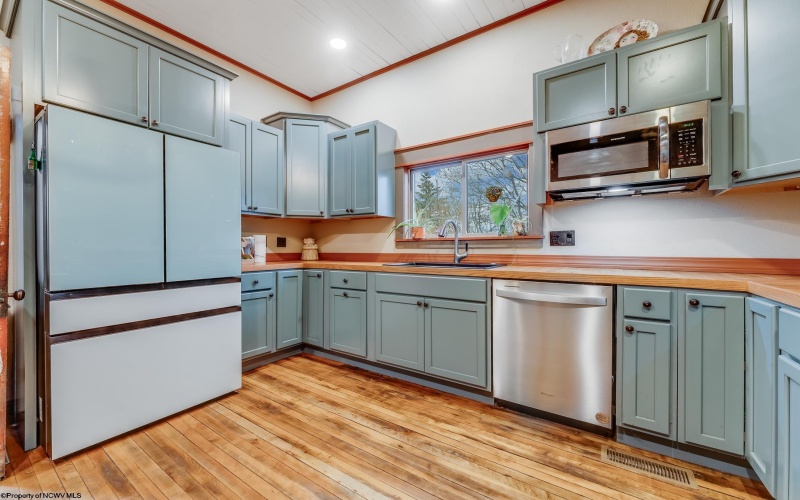 386 Kent Avenue, Davis, West Virginia 26260, 5 Bedrooms Bedrooms, 11 Rooms Rooms,2 BathroomsBathrooms,Single Family Detached,For Sale,Kent,10162610 386 Kent Avenue, Davis, West Virginia 26260, 5 Bedrooms Bedrooms, 11 Rooms Rooms,2 BathroomsBathrooms,Single Family Detached,For Sale,Kent,10162610