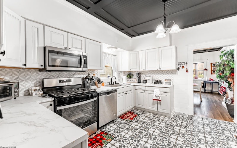 212 Carpenter Street, Clarksburg, West Virginia 26301, 3 Bedrooms Bedrooms, 7 Rooms Rooms,2 BathroomsBathrooms,Single Family Detached,For Sale,Carpenter,10162622