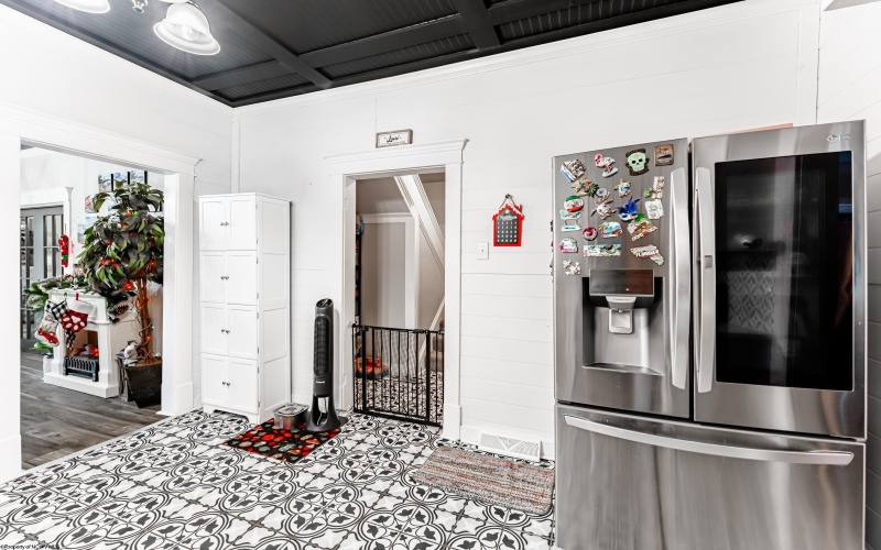 212 Carpenter Street, Clarksburg, West Virginia 26301, 3 Bedrooms Bedrooms, 7 Rooms Rooms,2 BathroomsBathrooms,Single Family Detached,For Sale,Carpenter,10162622