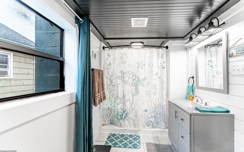 212 Carpenter Street, Clarksburg, West Virginia 26301, 3 Bedrooms Bedrooms, 7 Rooms Rooms,2 BathroomsBathrooms,Single Family Detached,For Sale,Carpenter,10162622