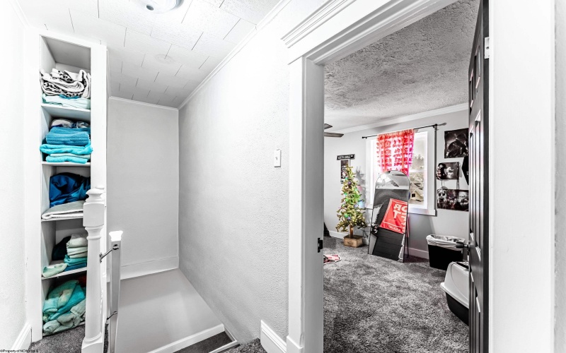 212 Carpenter Street, Clarksburg, West Virginia 26301, 3 Bedrooms Bedrooms, 7 Rooms Rooms,2 BathroomsBathrooms,Single Family Detached,For Sale,Carpenter,10162622