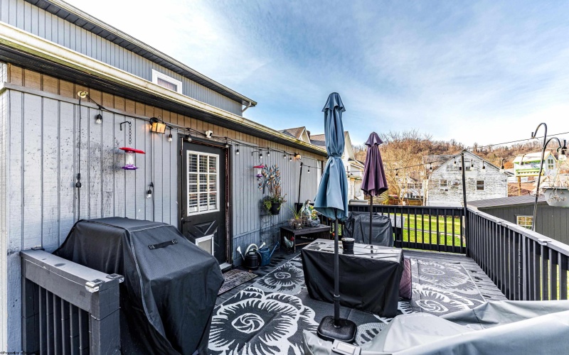 212 Carpenter Street, Clarksburg, West Virginia 26301, 3 Bedrooms Bedrooms, 7 Rooms Rooms,2 BathroomsBathrooms,Single Family Detached,For Sale,Carpenter,10162622