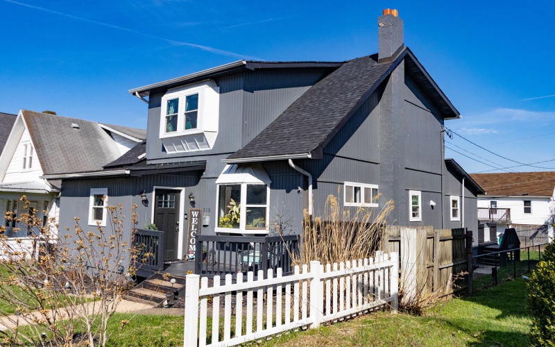 212 Carpenter Street, Clarksburg, West Virginia 26301, 3 Bedrooms Bedrooms, 7 Rooms Rooms,2 BathroomsBathrooms,Single Family Detached,For Sale,Carpenter,10162622 212 Carpenter Street, Clarksburg, West Virginia 26301, 3 Bedrooms Bedrooms, 7 Rooms Rooms,2 BathroomsBathrooms,Single Family Detached,For Sale,Carpenter,10162622