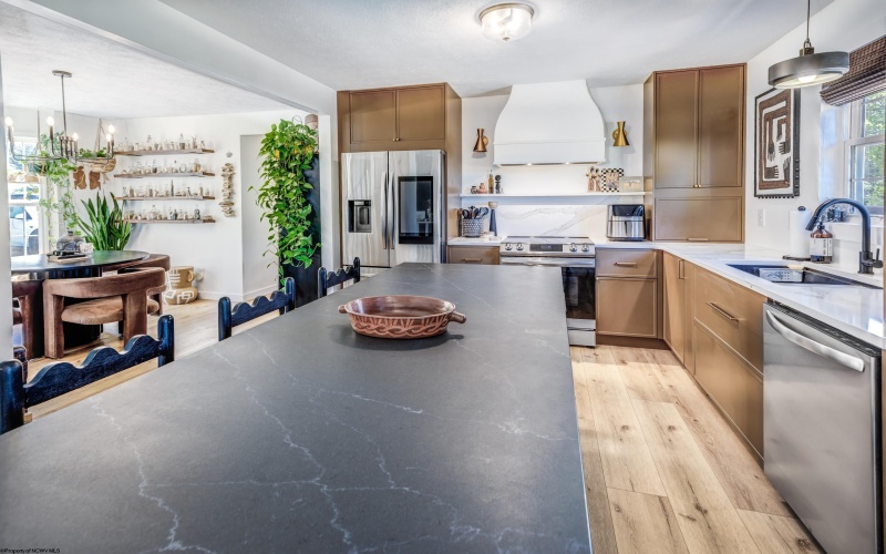 56 Morgans Run Road, Morgantown, West Virginia 26508, 3 Bedrooms Bedrooms, 10 Rooms Rooms,3 BathroomsBathrooms,Single Family Detached,For Sale,Morgans Run,10162620