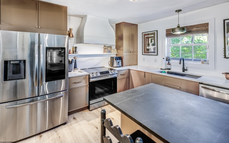 56 Morgans Run Road, Morgantown, West Virginia 26508, 3 Bedrooms Bedrooms, 10 Rooms Rooms,3 BathroomsBathrooms,Single Family Detached,For Sale,Morgans Run,10162620