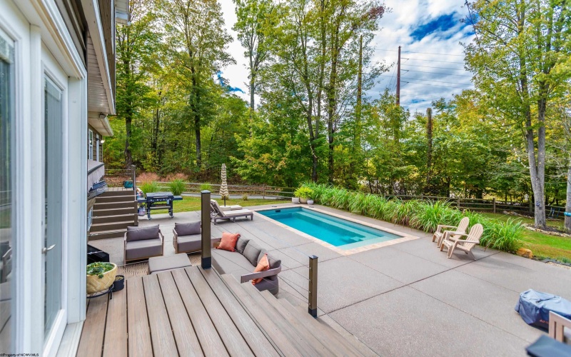 56 Morgans Run Road, Morgantown, West Virginia 26508, 3 Bedrooms Bedrooms, 10 Rooms Rooms,3 BathroomsBathrooms,Single Family Detached,For Sale,Morgans Run,10162620