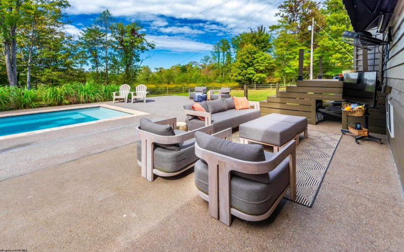 56 Morgans Run Road, Morgantown, West Virginia 26508, 3 Bedrooms Bedrooms, 10 Rooms Rooms,3 BathroomsBathrooms,Single Family Detached,For Sale,Morgans Run,10162620