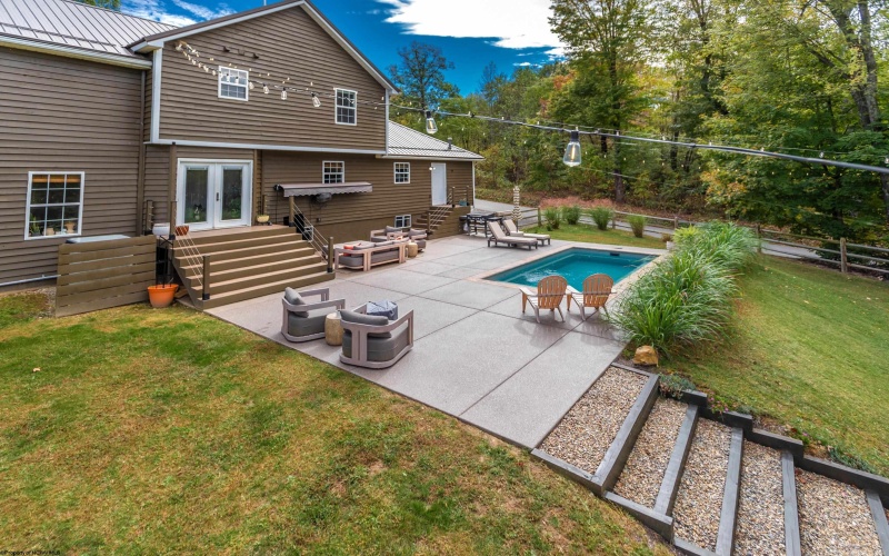 56 Morgans Run Road, Morgantown, West Virginia 26508, 3 Bedrooms Bedrooms, 10 Rooms Rooms,3 BathroomsBathrooms,Single Family Detached,For Sale,Morgans Run,10162620