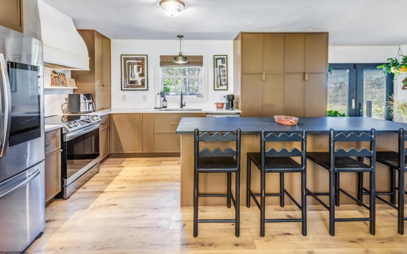 56 Morgans Run Road, Morgantown, West Virginia 26508, 3 Bedrooms Bedrooms, 10 Rooms Rooms,3 BathroomsBathrooms,Single Family Detached,For Sale,Morgans Run,10162620