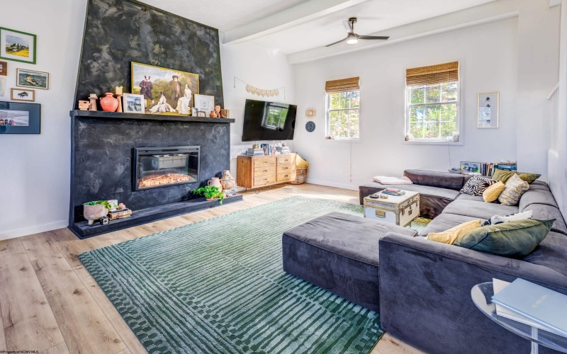 56 Morgans Run Road, Morgantown, West Virginia 26508, 3 Bedrooms Bedrooms, 10 Rooms Rooms,3 BathroomsBathrooms,Single Family Detached,For Sale,Morgans Run,10162620