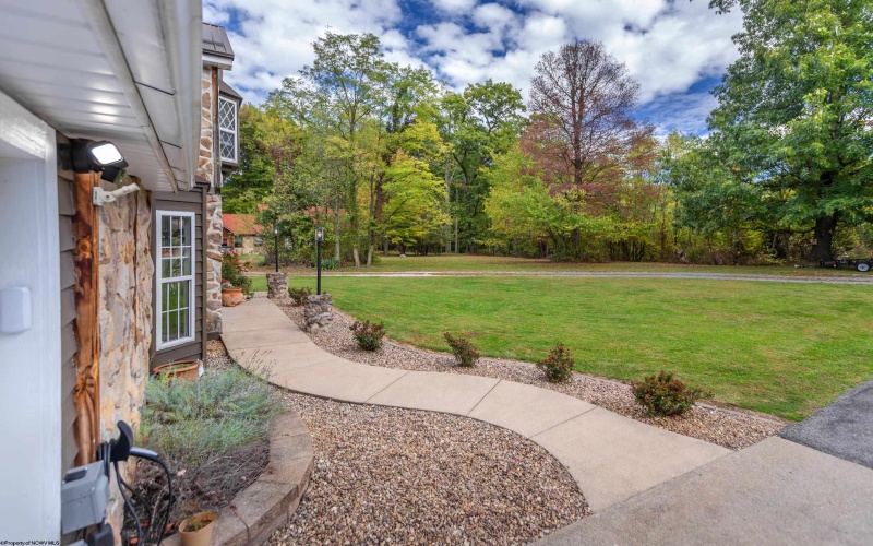 56 Morgans Run Road, Morgantown, West Virginia 26508, 3 Bedrooms Bedrooms, 10 Rooms Rooms,3 BathroomsBathrooms,Single Family Detached,For Sale,Morgans Run,10162620