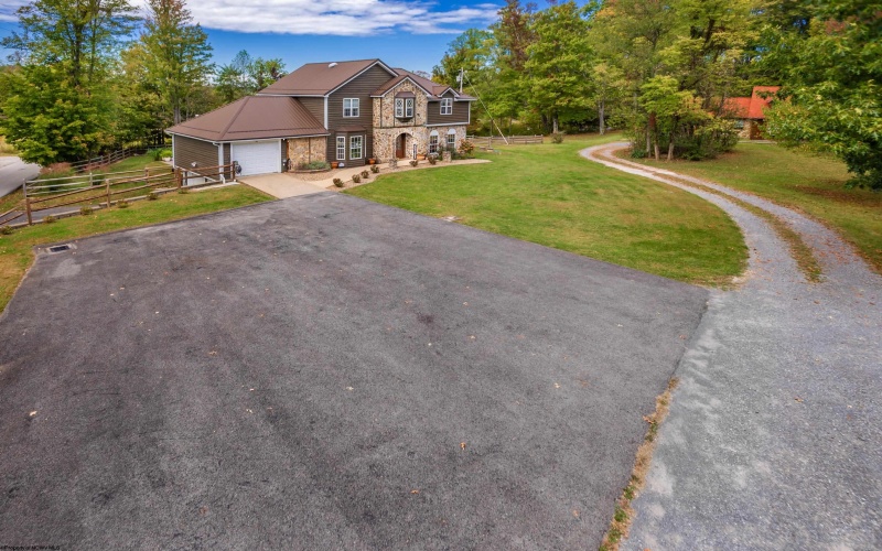 56 Morgans Run Road, Morgantown, West Virginia 26508, 3 Bedrooms Bedrooms, 10 Rooms Rooms,3 BathroomsBathrooms,Single Family Detached,For Sale,Morgans Run,10162620