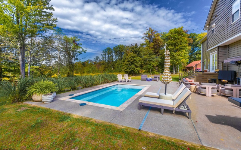 56 Morgans Run Road, Morgantown, West Virginia 26508, 3 Bedrooms Bedrooms, 10 Rooms Rooms,3 BathroomsBathrooms,Single Family Detached,For Sale,Morgans Run,10162620