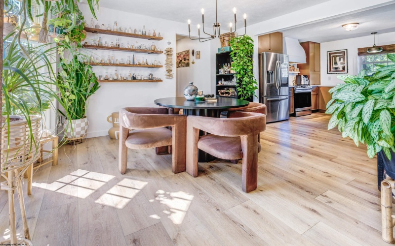 56 Morgans Run Road, Morgantown, West Virginia 26508, 3 Bedrooms Bedrooms, 10 Rooms Rooms,3 BathroomsBathrooms,Single Family Detached,For Sale,Morgans Run,10162620