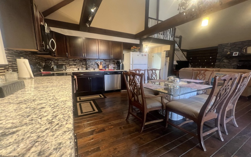 401 Hemlock Circle, Terra Alta, West Virginia 26764-0000, 4 Bedrooms Bedrooms, 9 Rooms Rooms,3 BathroomsBathrooms,Single Family Detached,For Sale,Hemlock,10162611