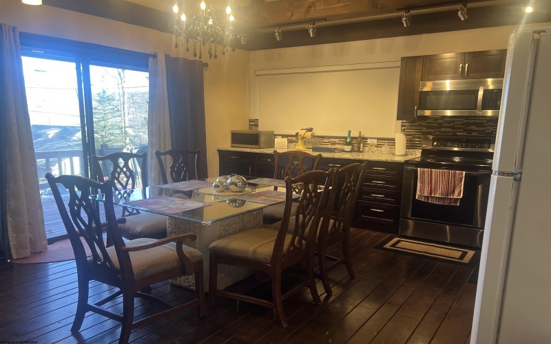 401 Hemlock Circle, Terra Alta, West Virginia 26764-0000, 4 Bedrooms Bedrooms, 9 Rooms Rooms,3 BathroomsBathrooms,Single Family Detached,For Sale,Hemlock,10162611