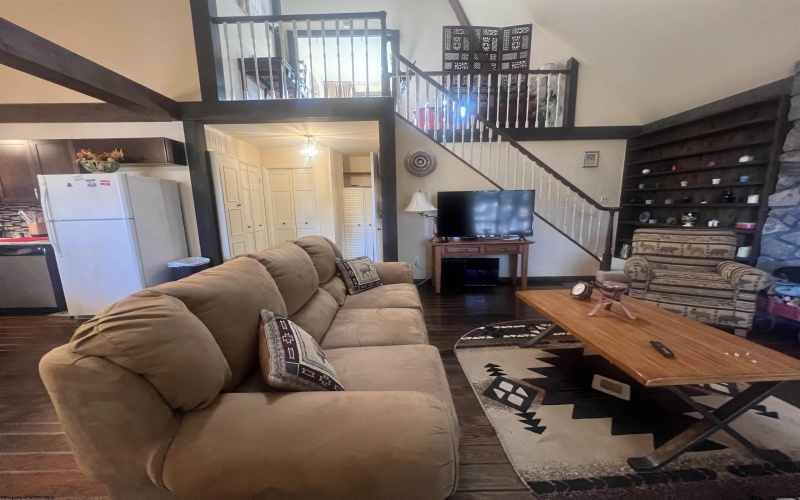 401 Hemlock Circle, Terra Alta, West Virginia 26764-0000, 4 Bedrooms Bedrooms, 9 Rooms Rooms,3 BathroomsBathrooms,Single Family Detached,For Sale,Hemlock,10162611